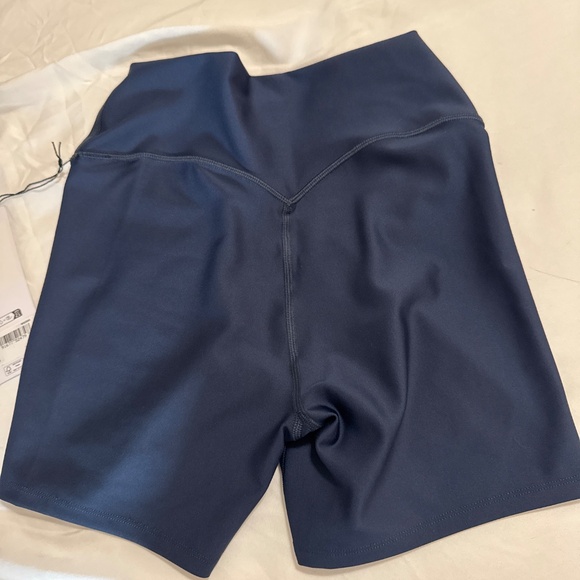 Alo - Picture 2 of 3